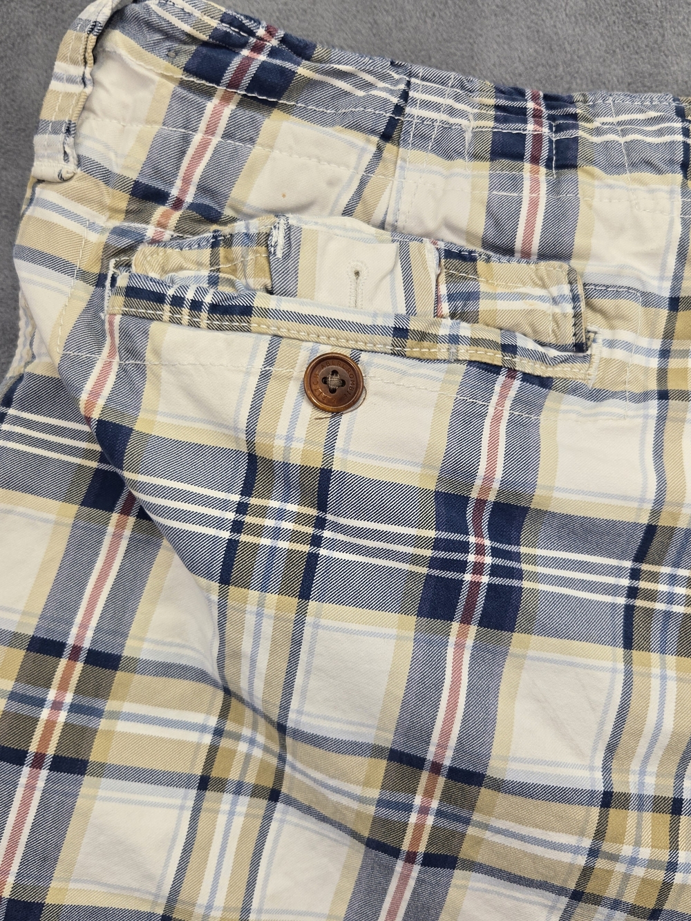 Abercrombie & Fitch Men's Plaid Cargo Shorts - Cream, Blue & Tan - Picture 10 of 10